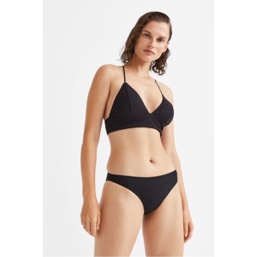 β
NWT H&M Ribbed Bikini Set - Black β
- Picture 1 of 17